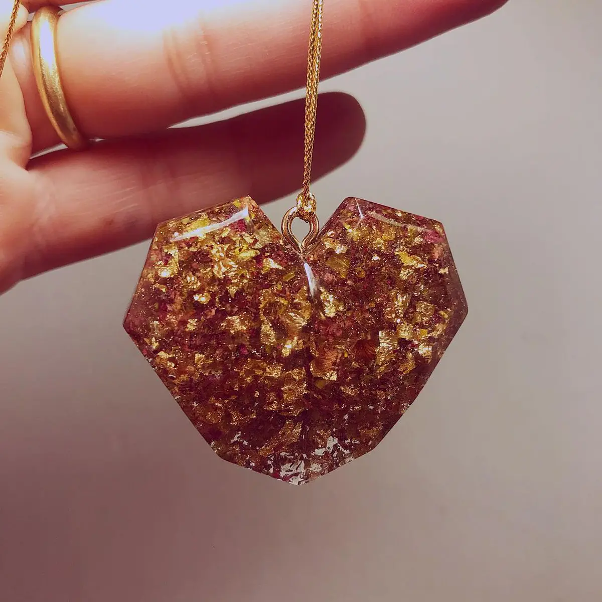 Colgante corazón facetado tesoro