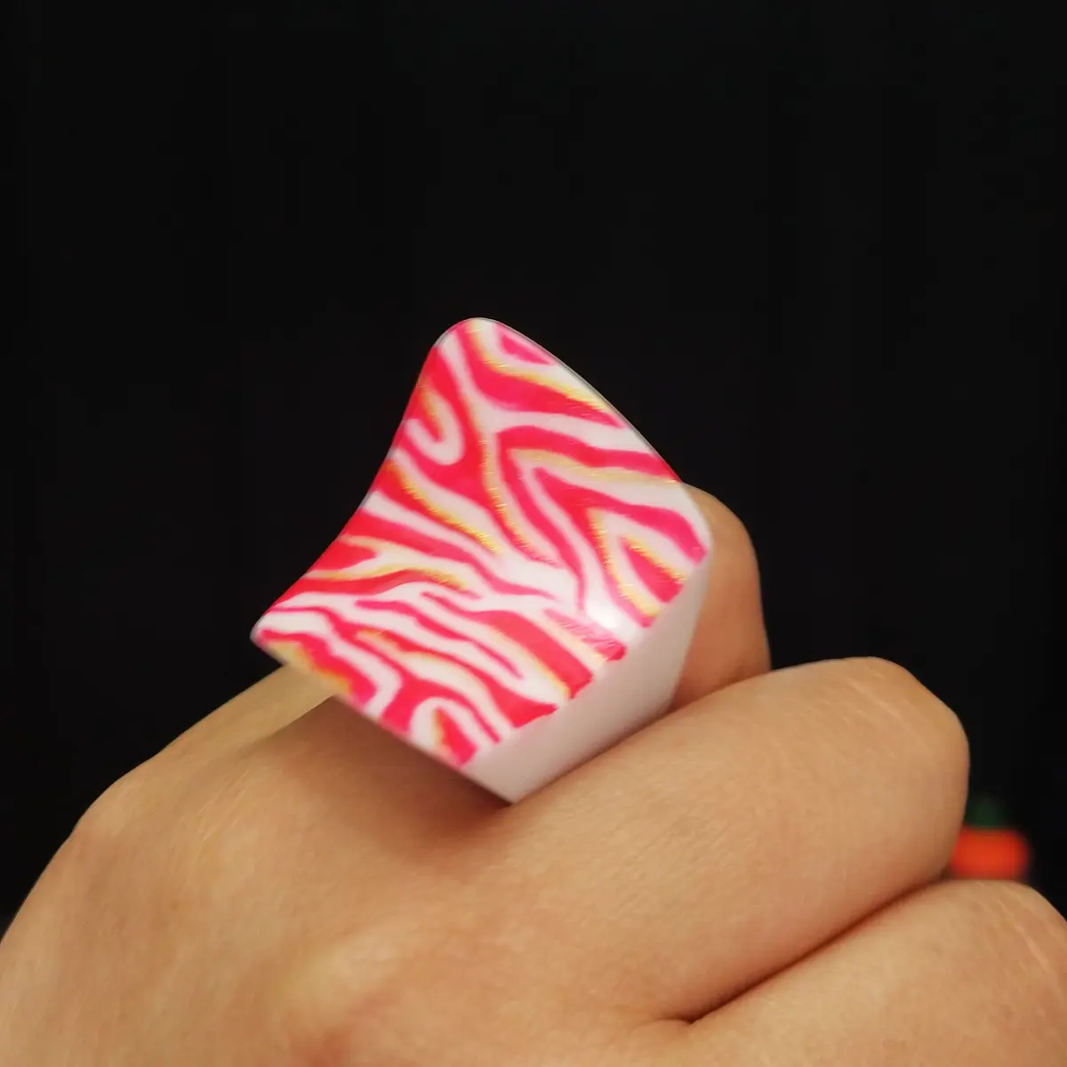 Anillo Maco print blanco fucsia STOCK