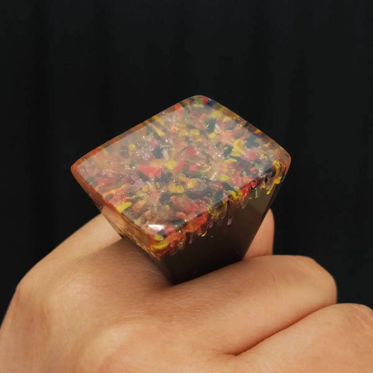 Anillo Codro esculpido colores STOCK