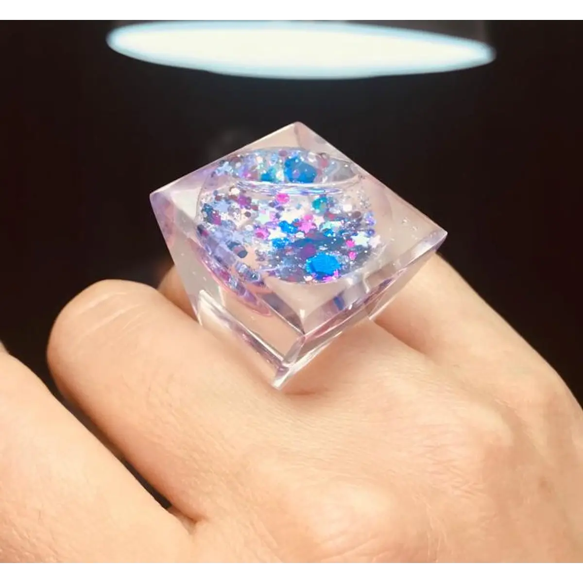 Anillo Codro confetti y líquido STOCK