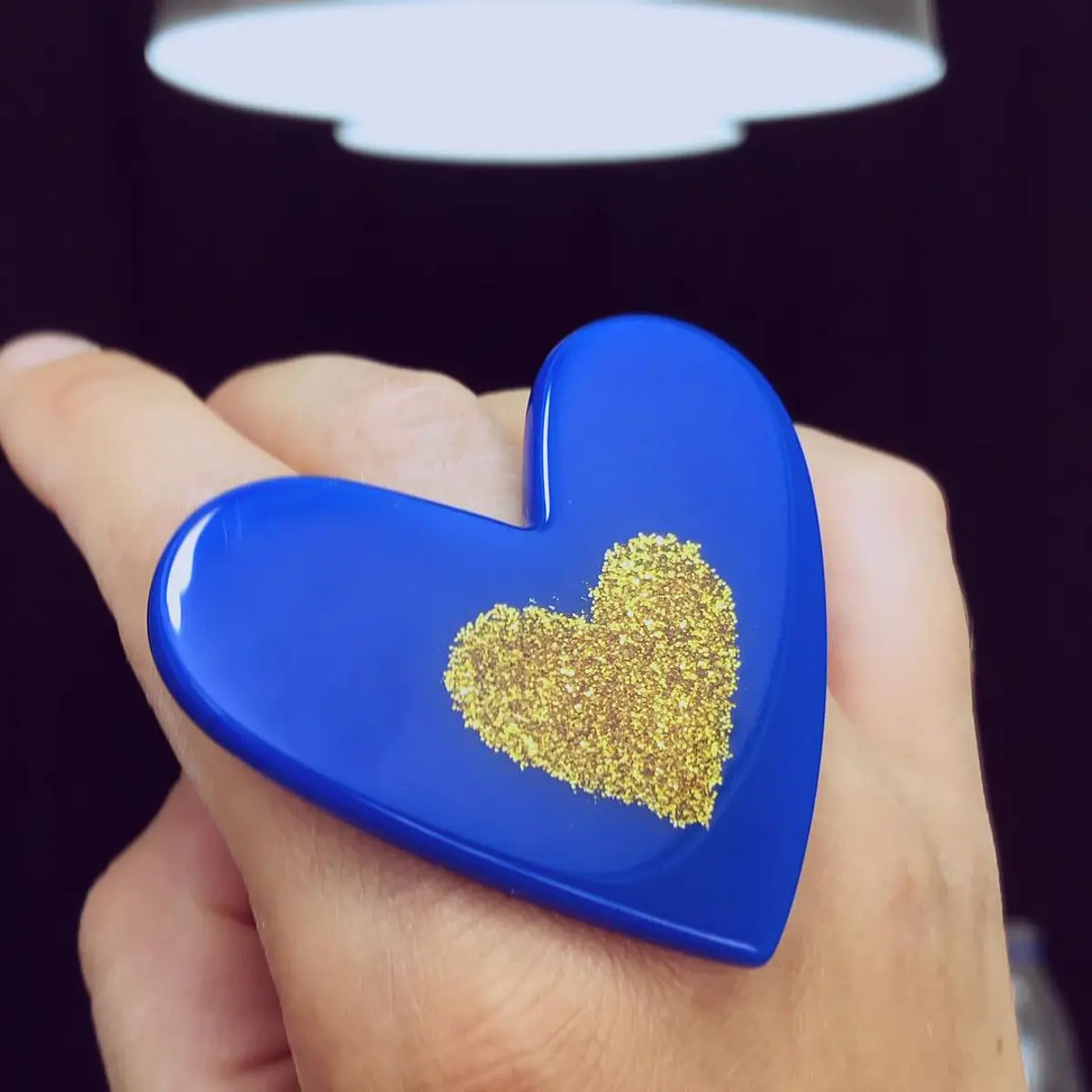 Anillo corazón centro brillo dorado