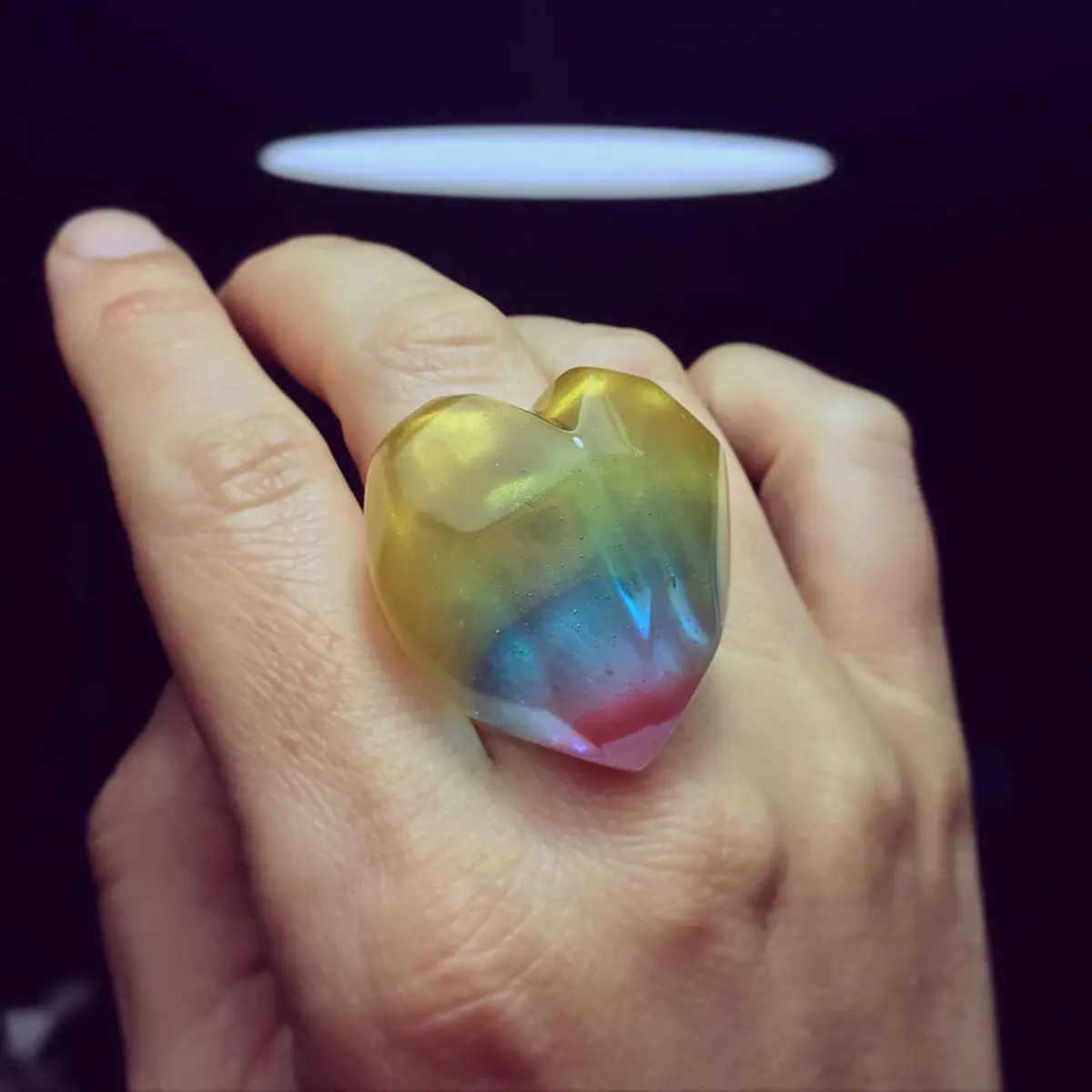 Anillo corazón facetado tricolor