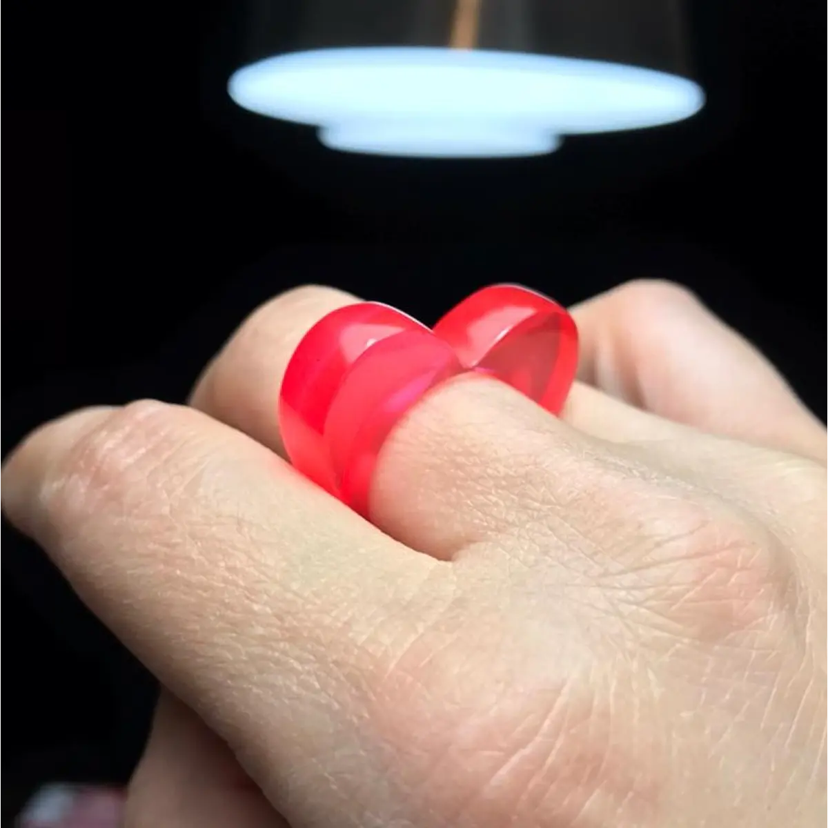 Anillo corazón vertical rojo suave translúcido STOCK