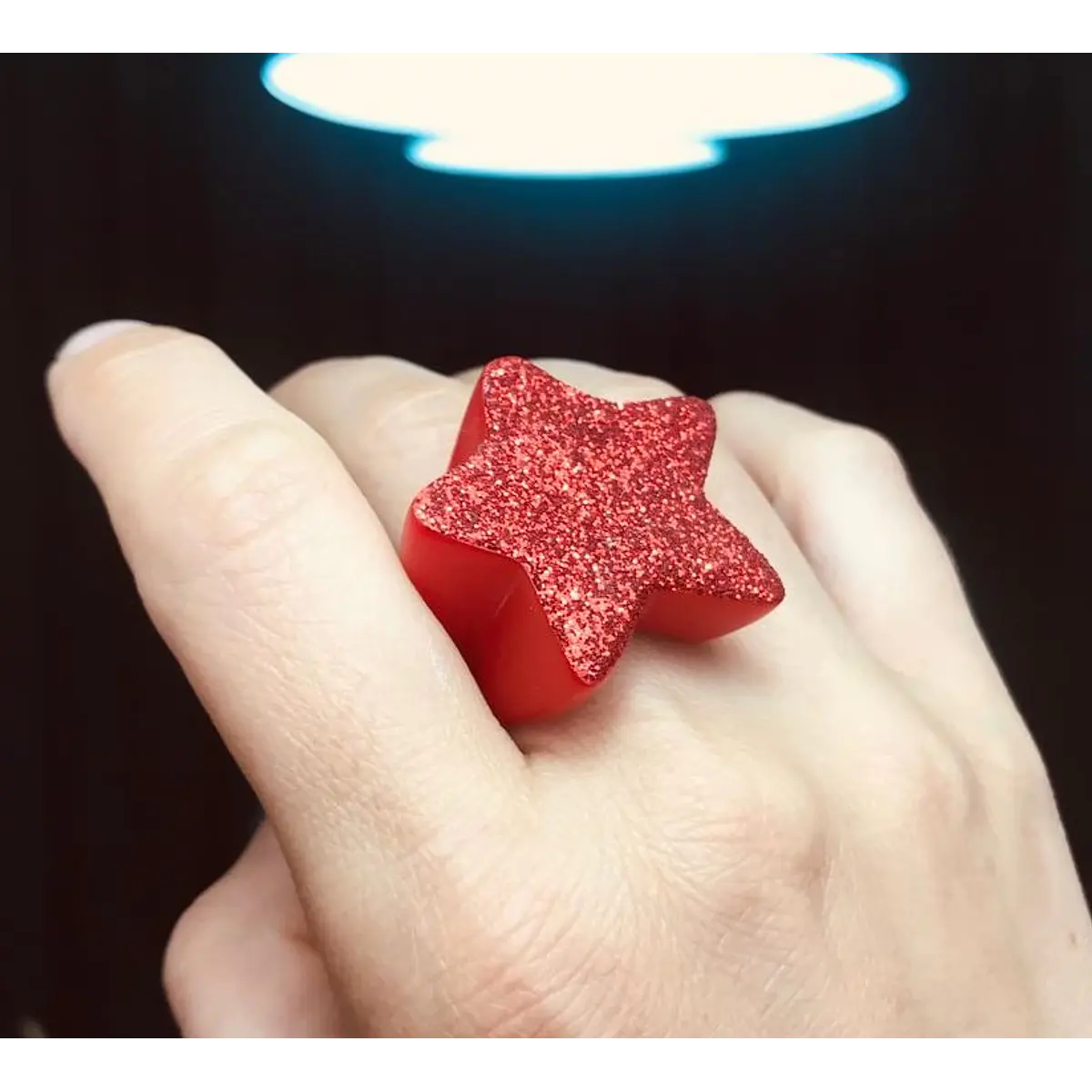 Anillo Estrella brillos rojos STOCK