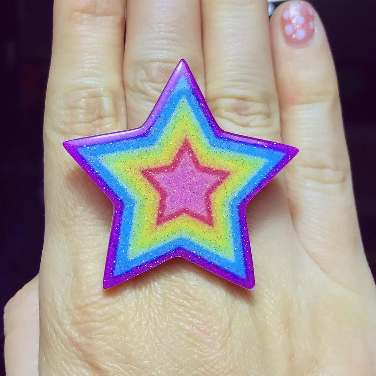 Anillo estrella plana arcoíris