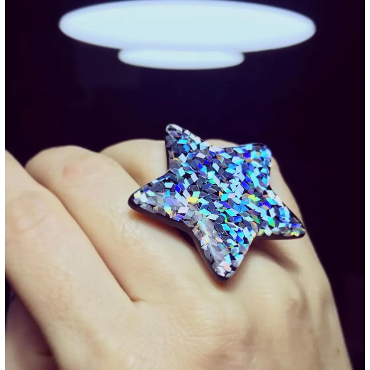 Anillo estrella plana brillos rombos tornasol azulados