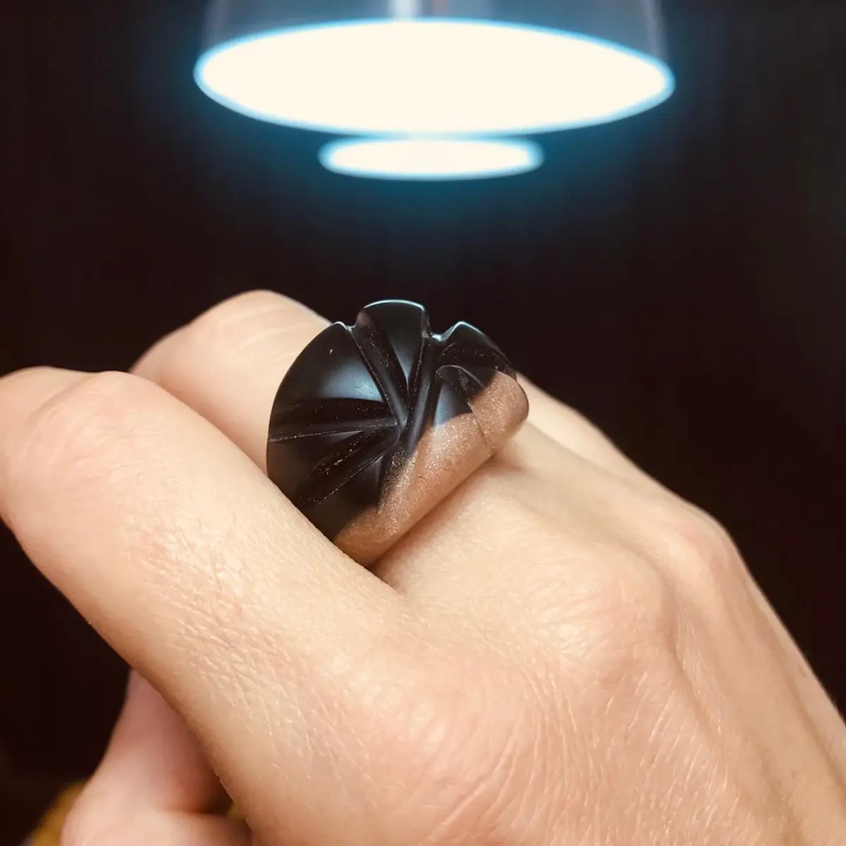 Anillo Hildeco negro dorado STOCK