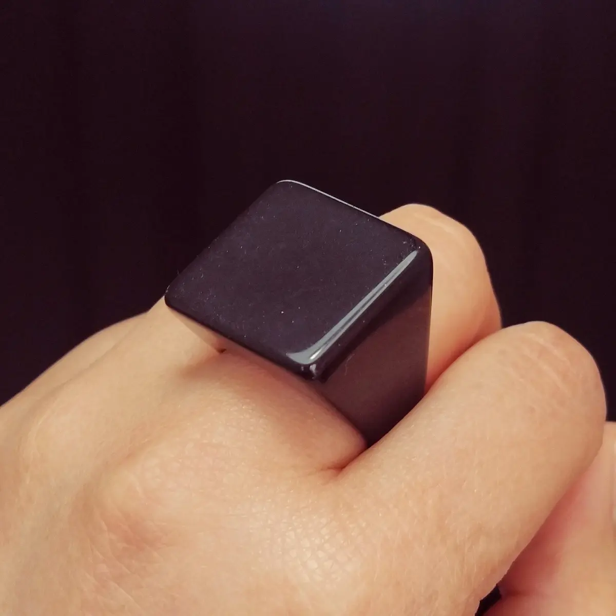 Anillo cubo negro STOCK