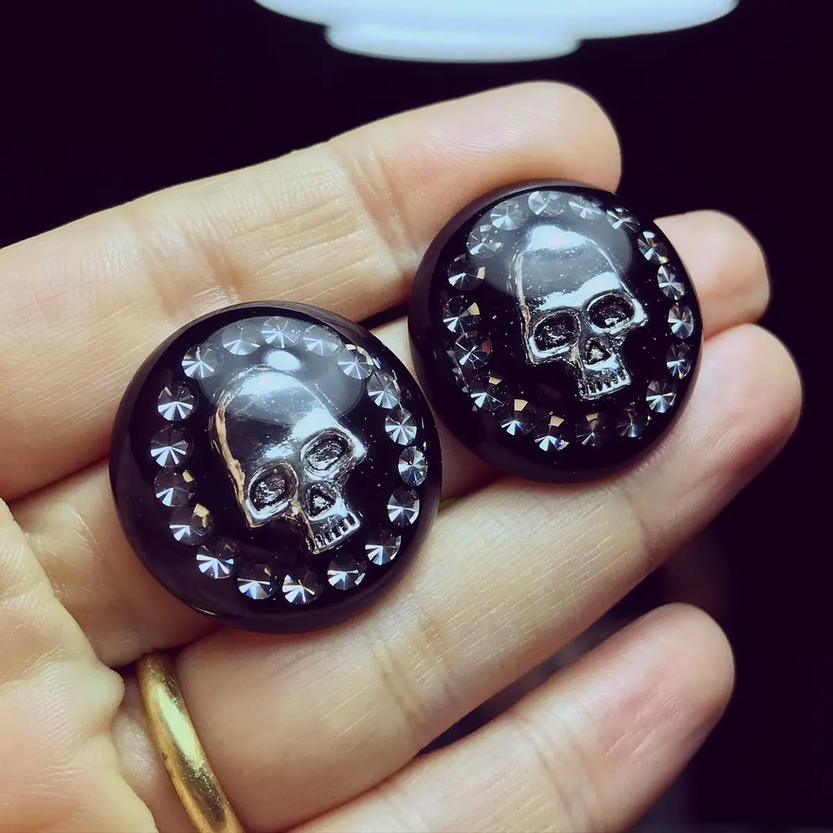Aros Nero calavera y diamantes