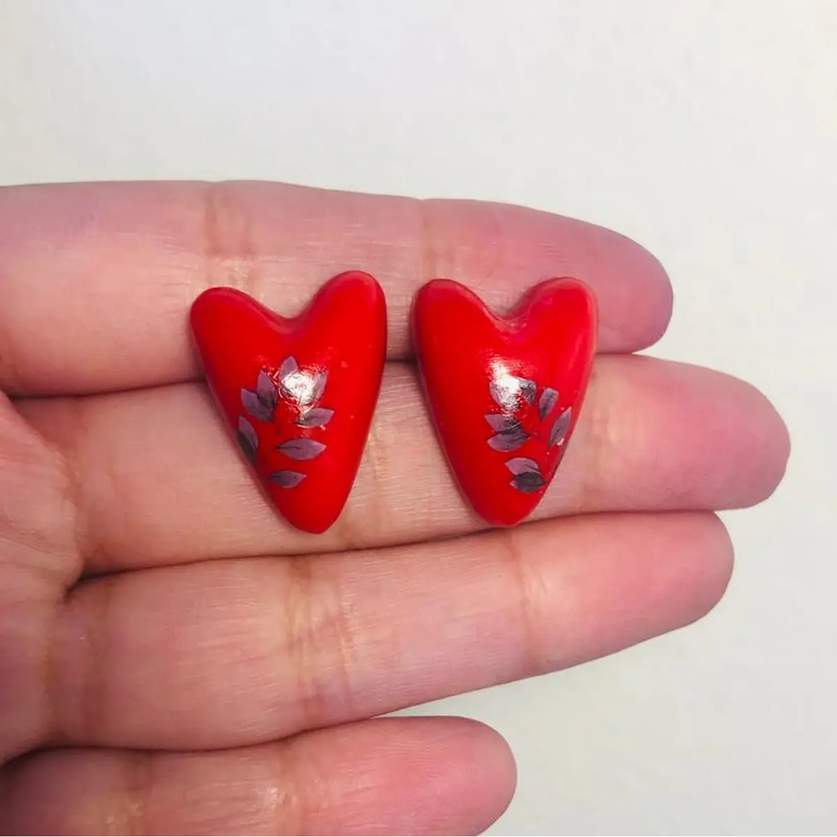 Aritos corazones rojos diseño STOCK