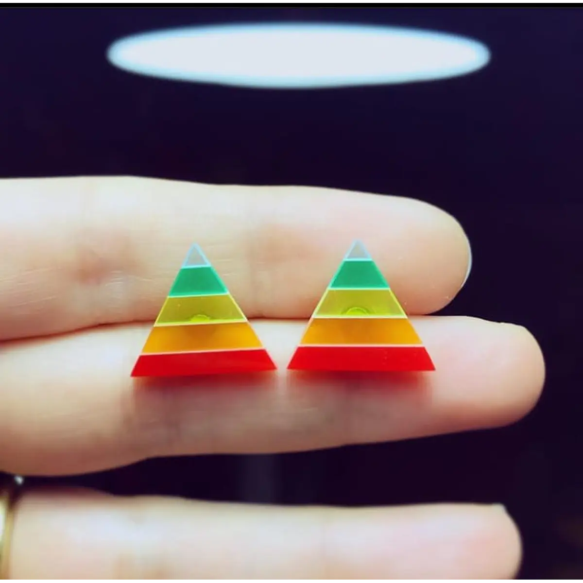 Aritos triangulares color