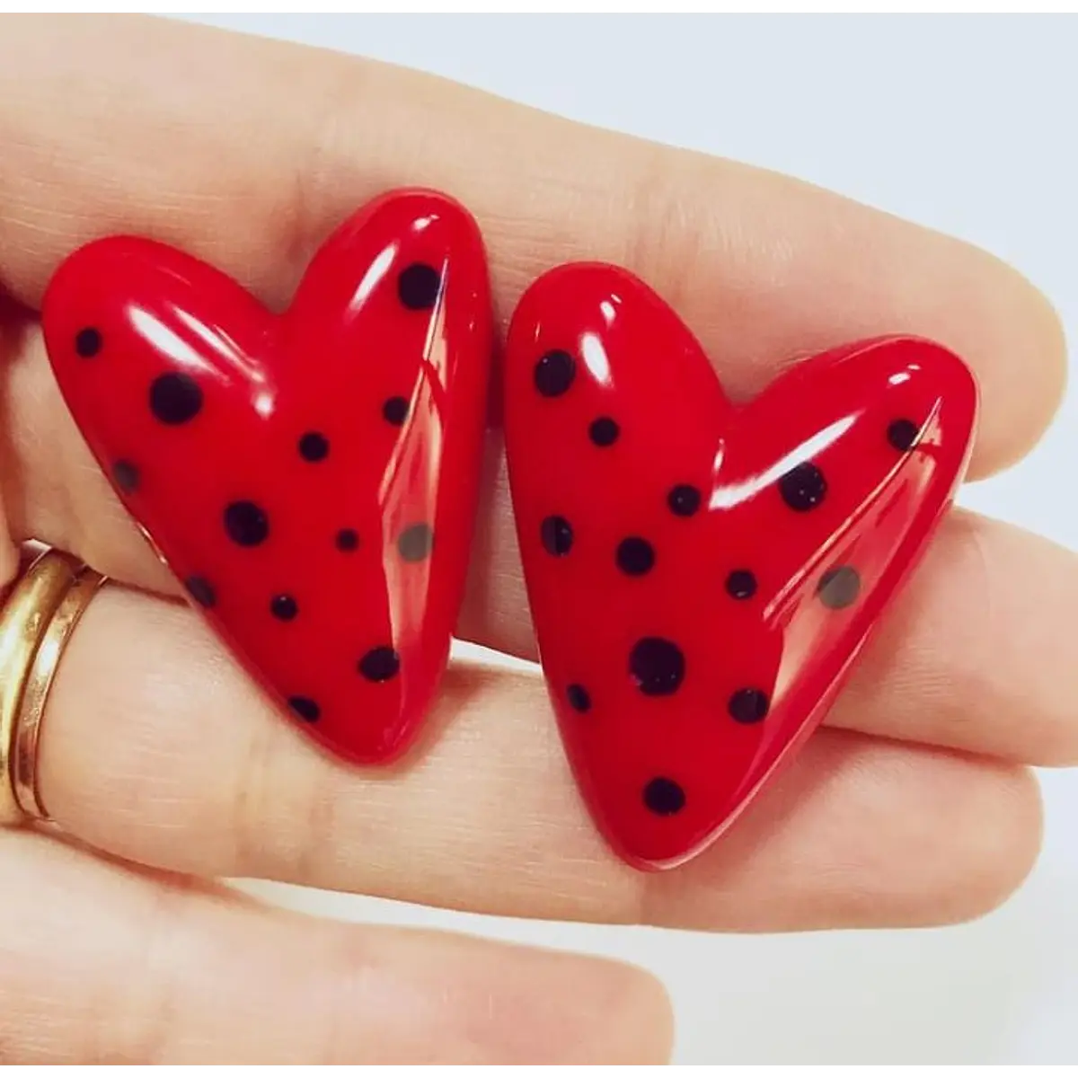 Aros corazón con lunares