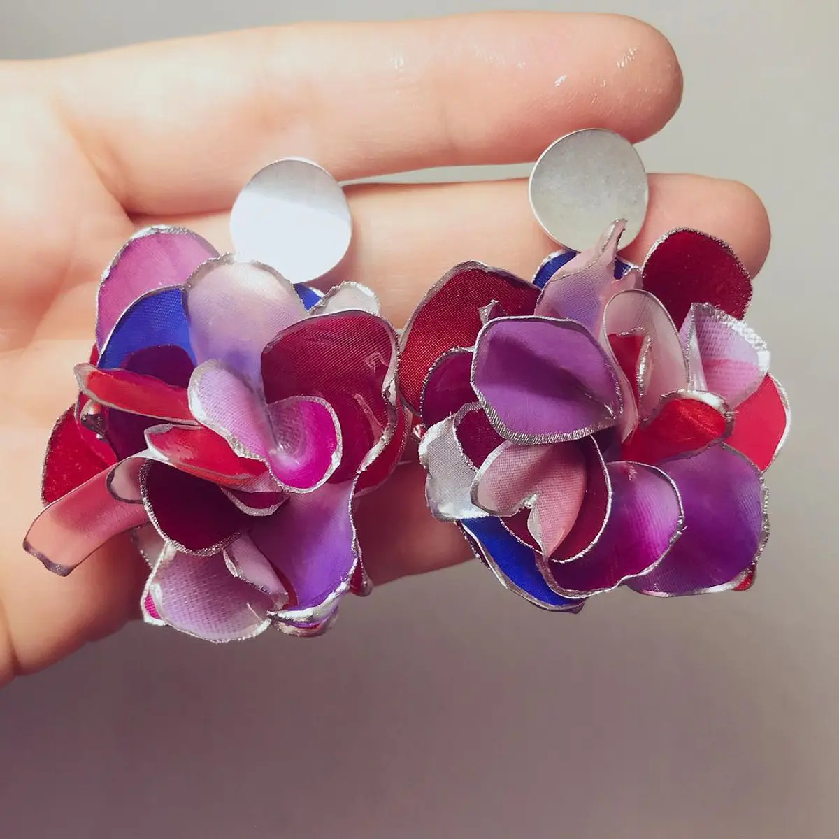 Aros Orgánicos tonos lilas, rojos y un toque azul