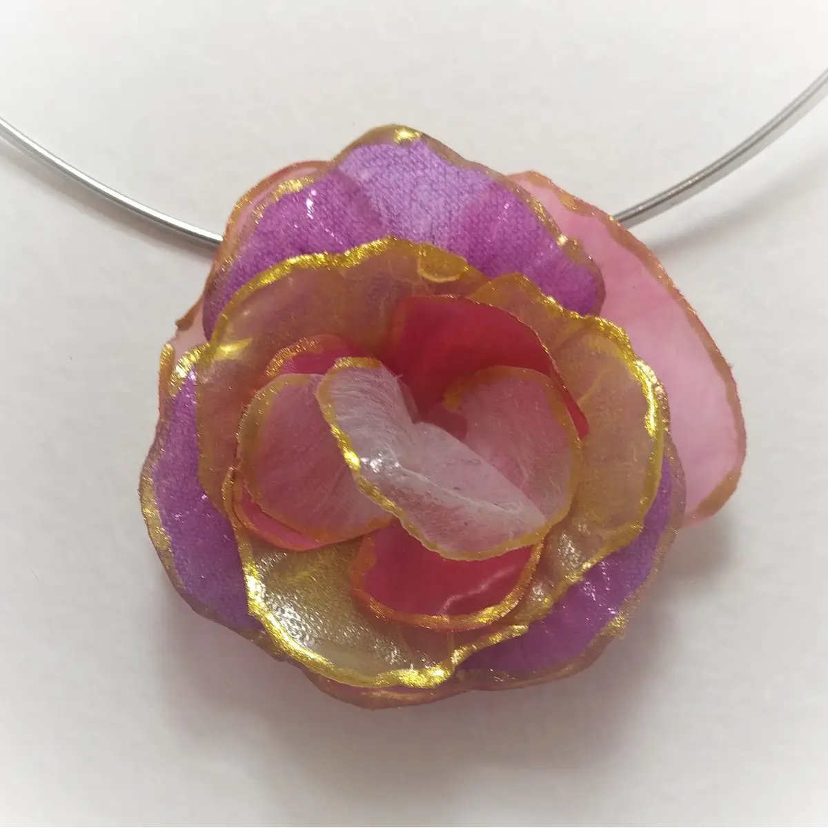 Colgante orgánico tonos rosas y lilas STOCK